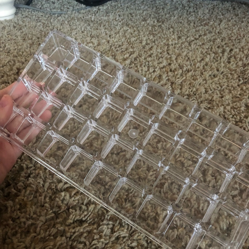 lipstick holder